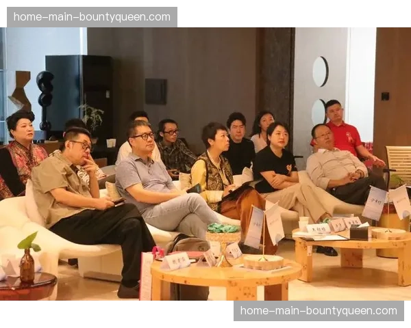 公益慈善活动与粉丝社群结合,提升品牌的社会价值形象。