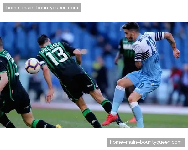 场边花絮:布莱顿主帅德泽尔比因抗议判罚被裁判出示黄牌 场边花絮:布莱顿主帅德泽尔比因抗议判罚被裁判出示黄牌