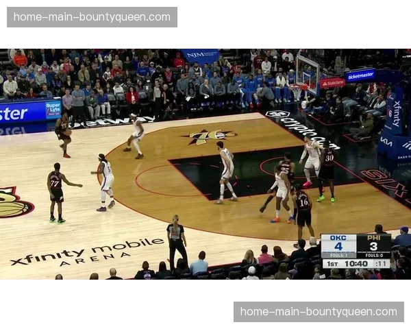 魔术76人附加赛现场：霍华德艾萨克出战存疑引发球迷热议